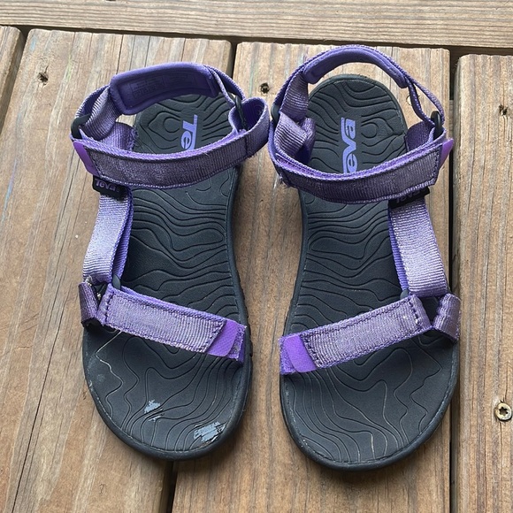 TEVA SANDALS metallic purple size 3 - Picture 1 of 6